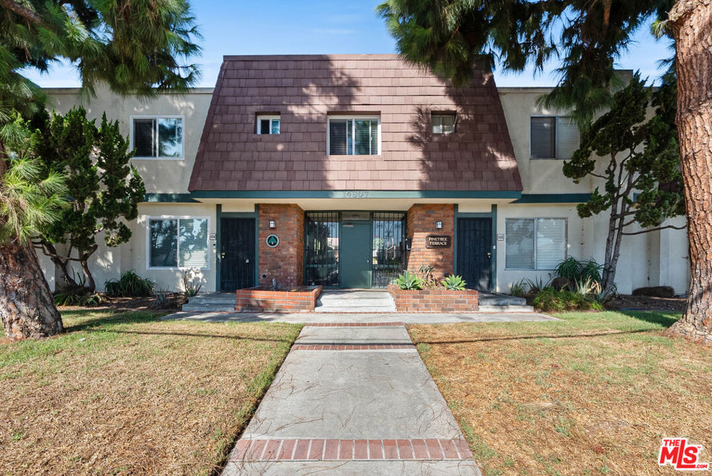 14807 Condon Avenue 213 Property Photo 1
