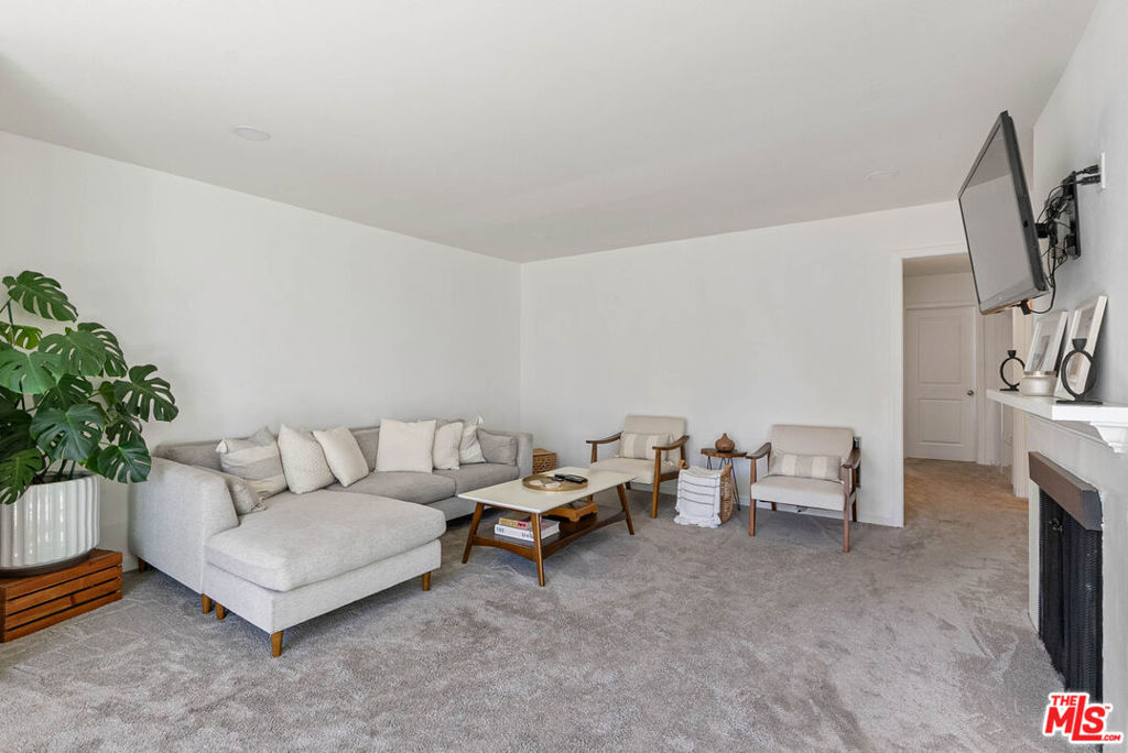 14807 Condon Avenue 213 Property Photo 4