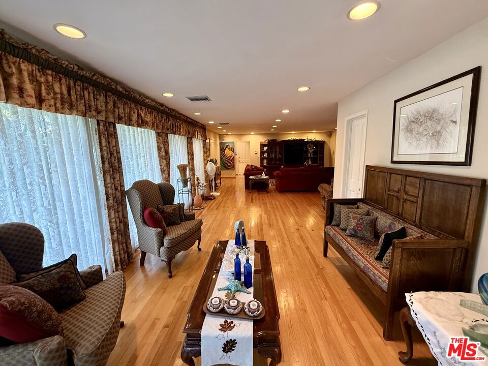 5429 Corbin Avenue Property Photo 19