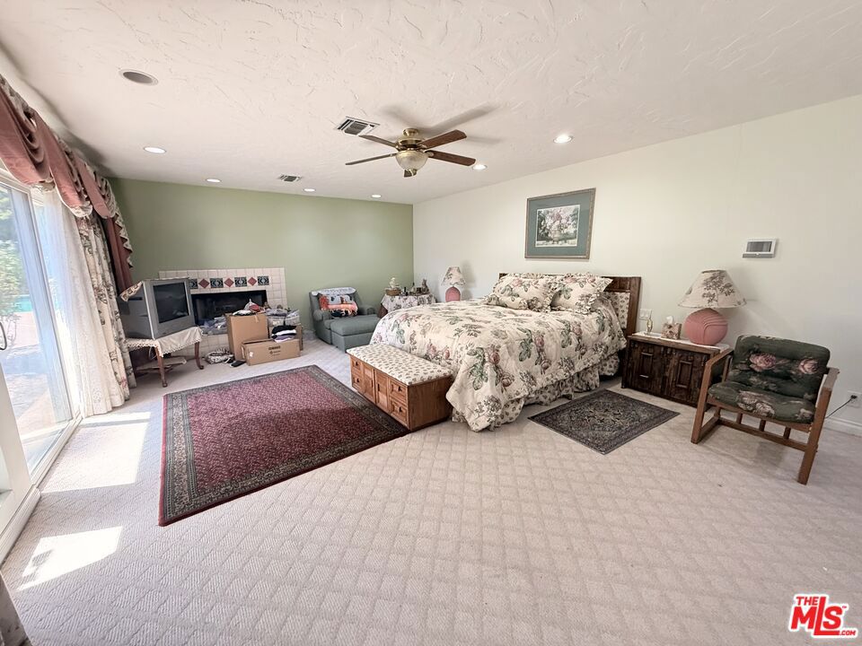 5429 Corbin Avenue Property Photo 29