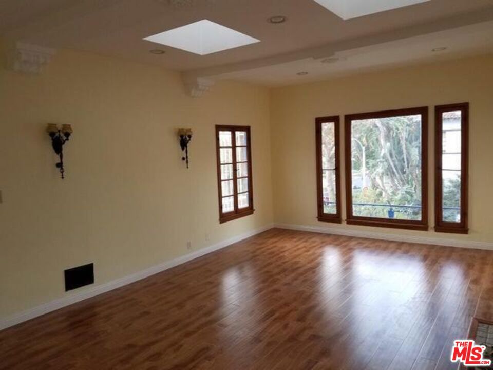 8737 Clifton Way Property Photo 2