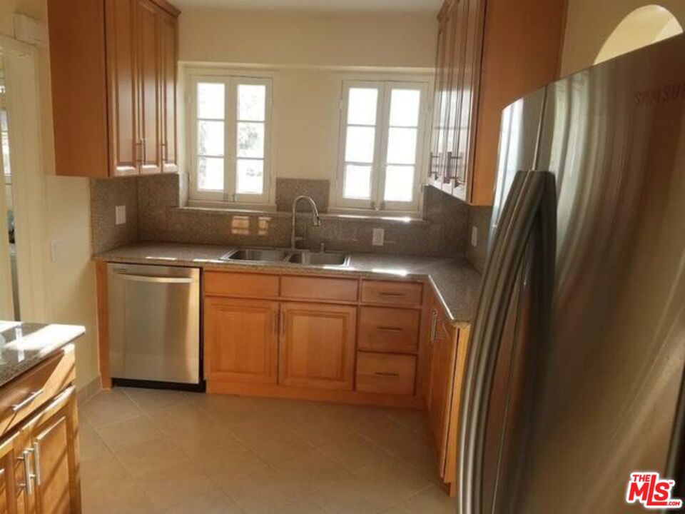 8737 Clifton Way Property Photo 3