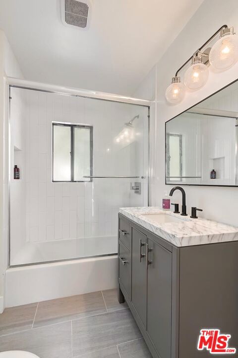 3232 S Beverly Drive Property Photo 25