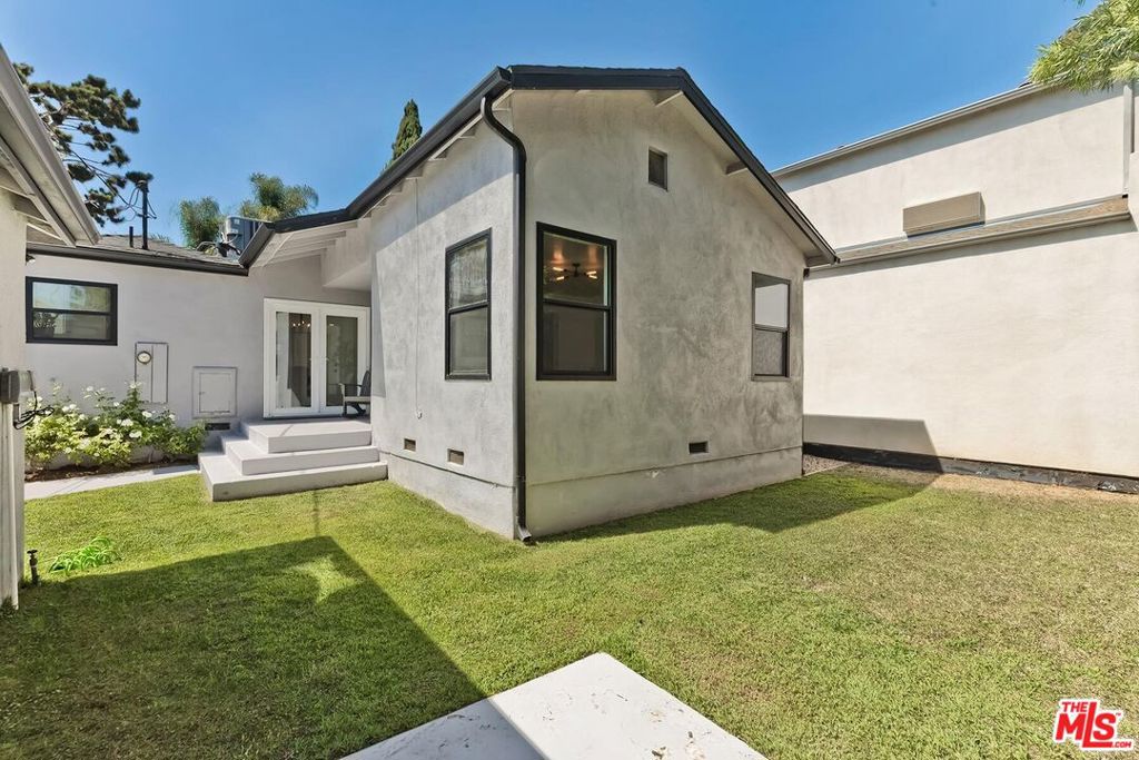 3232 S Beverly Drive Property Photo 31