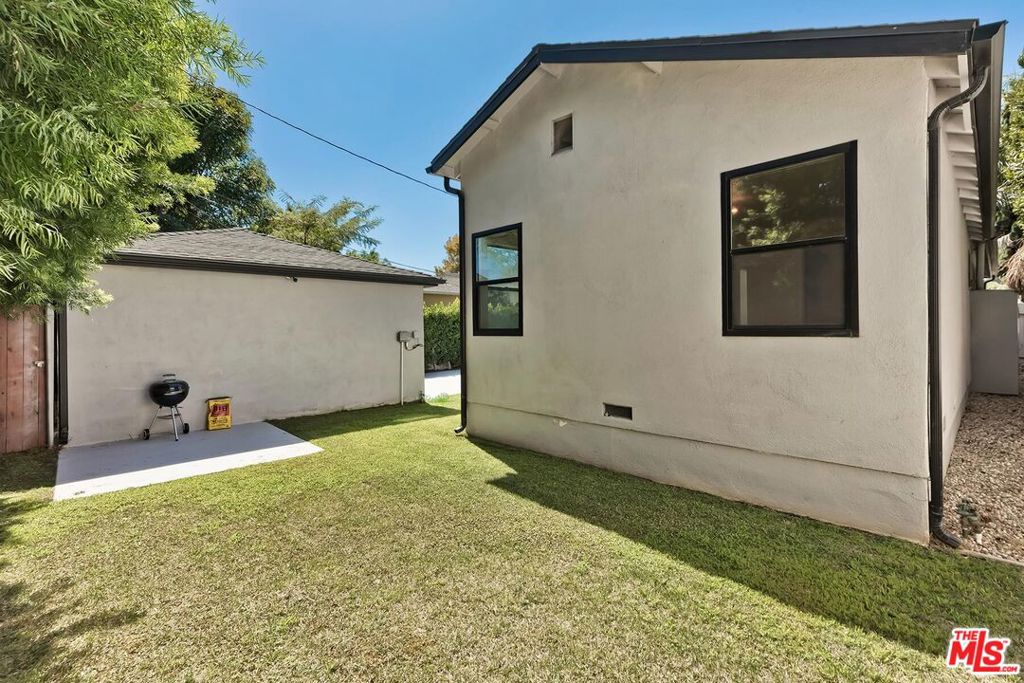 3232 S Beverly Drive Property Photo 32