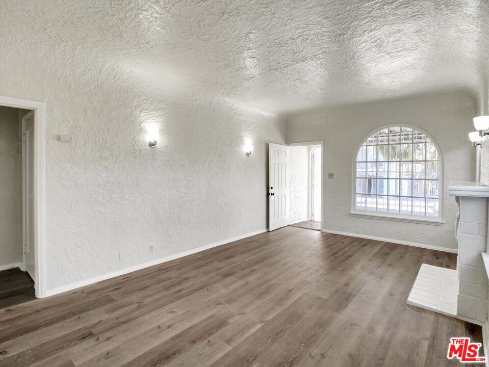 4222 Hooper Avenue Property Photo 4