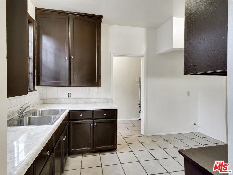 4222 Hooper Avenue Property Photo 6