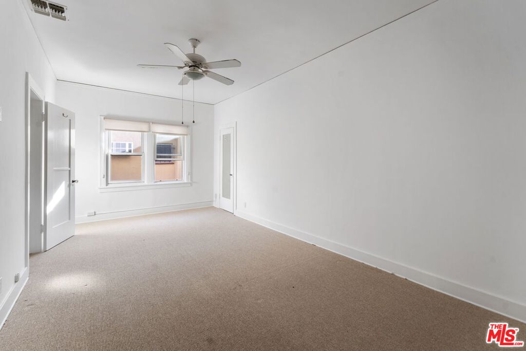177 N Sycamore Avenue Property Photo 16