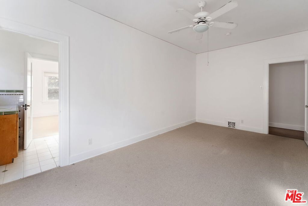 177 N Sycamore Avenue Property Photo 17