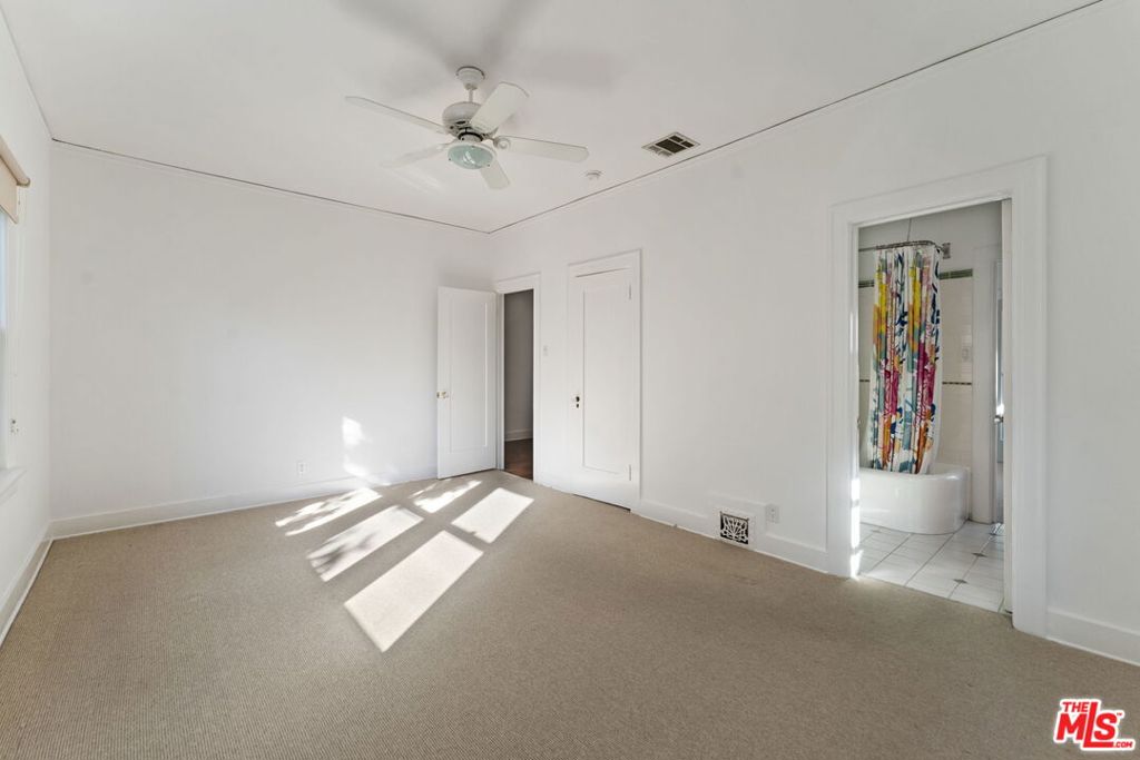 177 N Sycamore Avenue Property Photo 20