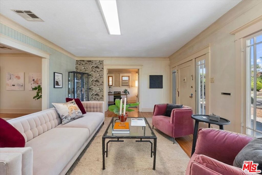 2019 West Boulevard Property Photo 4