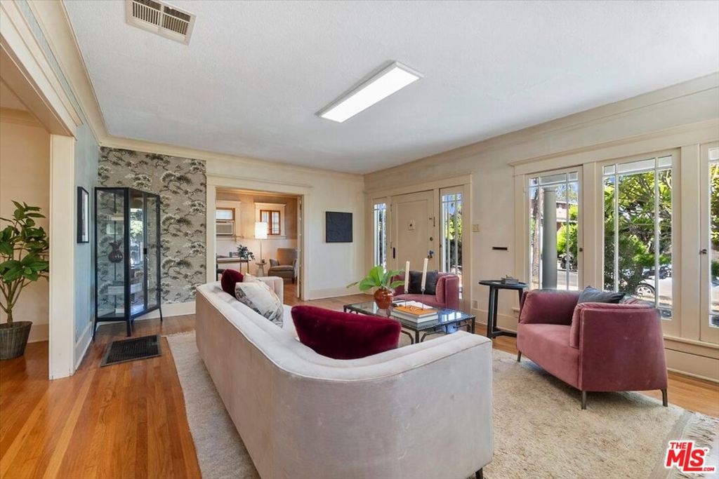2019 West Boulevard Property Photo 5