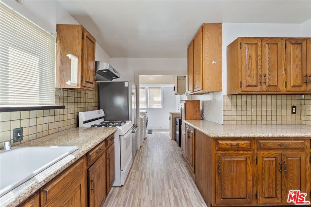 2019 West Boulevard Property Photo 9