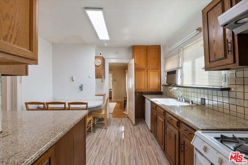 2019 West Boulevard Property Photo 10