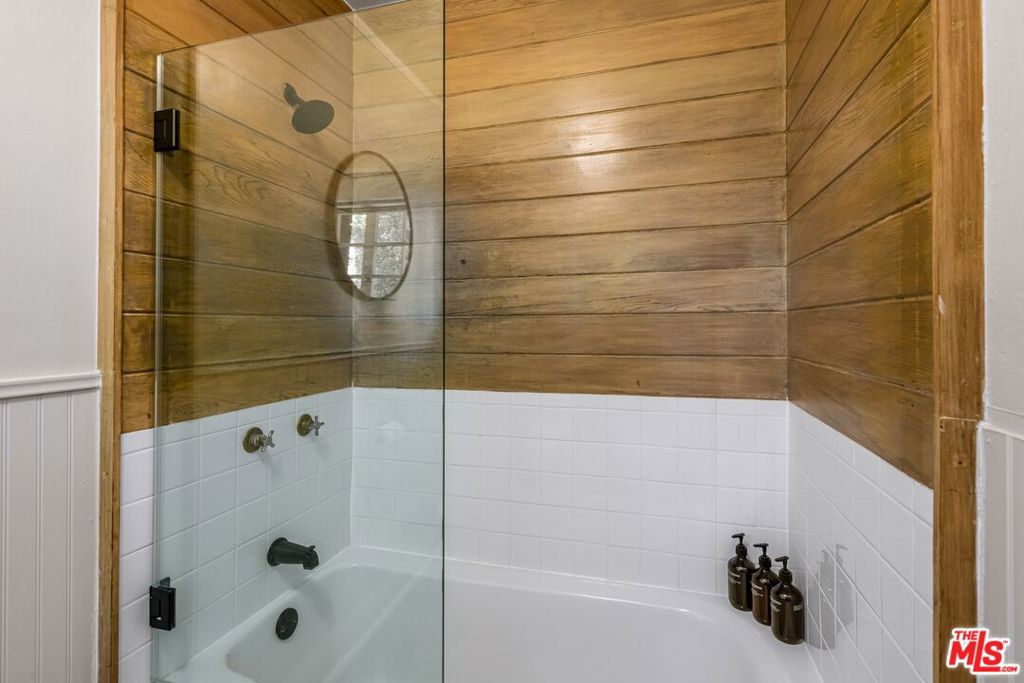 15 30th Avenue Property Photo 23