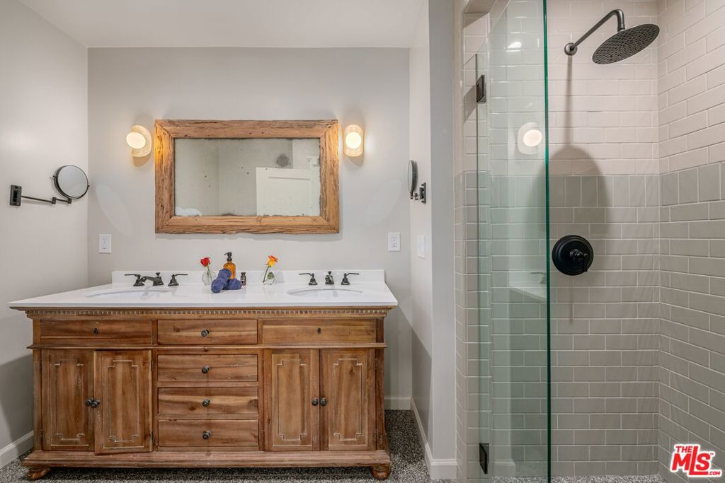 15 30th Avenue Property Photo 33