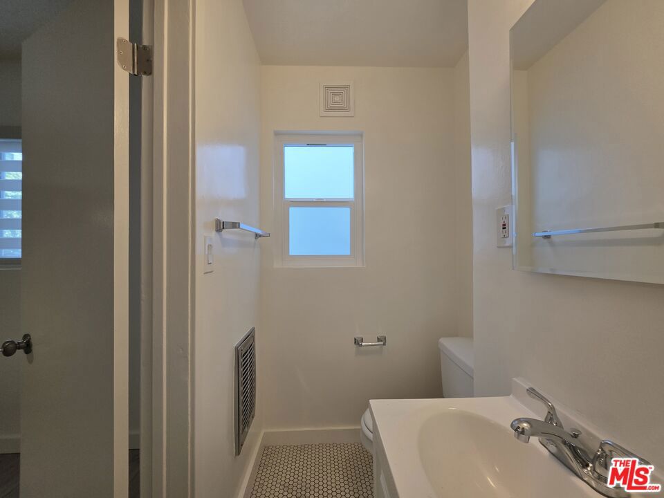 1711 Malcolm Avenue 1 Property Photo 18