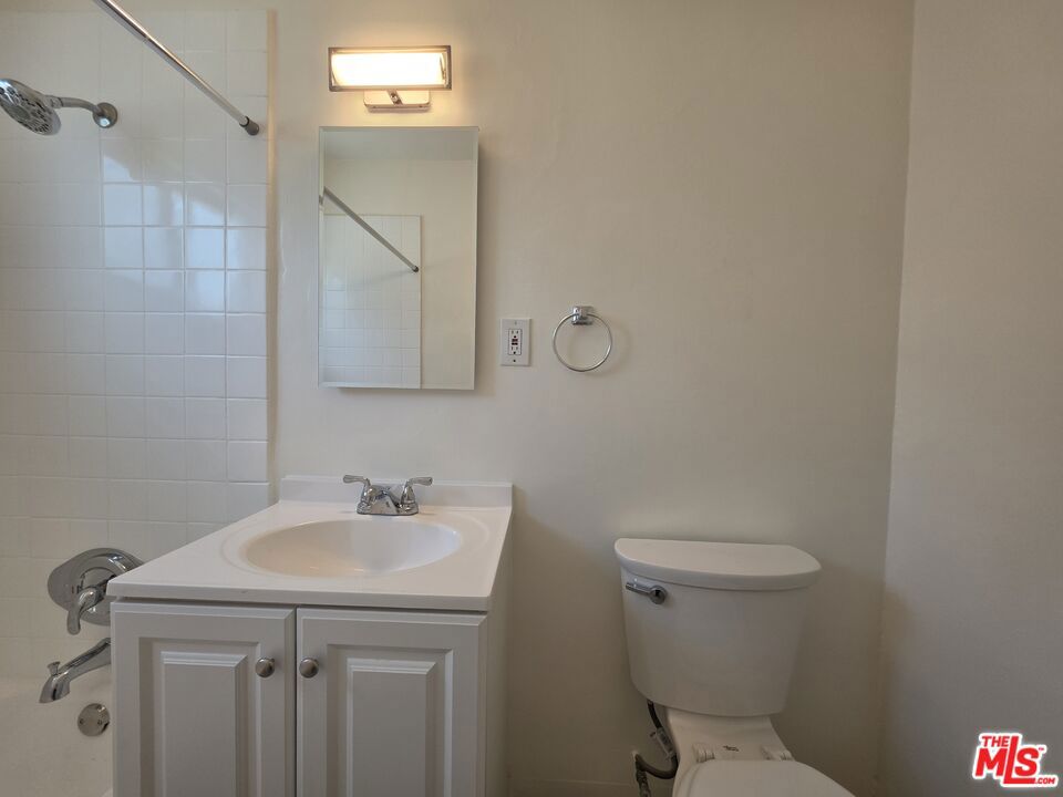 1711 Malcolm Avenue 1 Property Photo 24