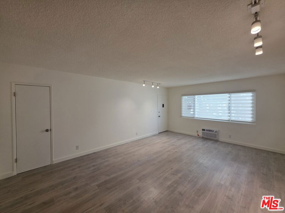 1711 Malcolm Avenue 1 Property Photo 30