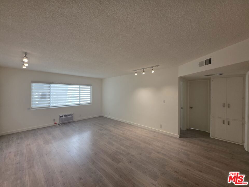 1711 Malcolm Avenue 1 Property Photo 32