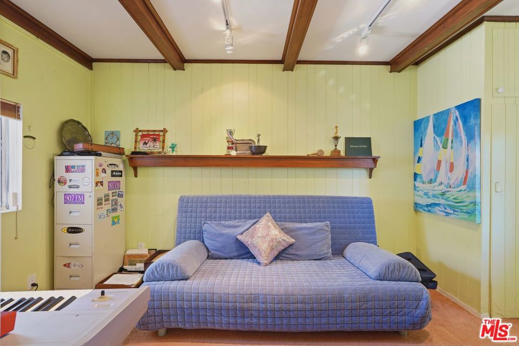 15719 Vose Street Property Photo 6
