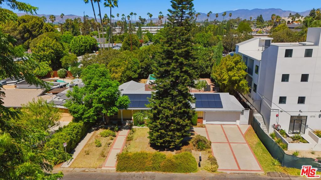15719 Vose Street Property Photo 11