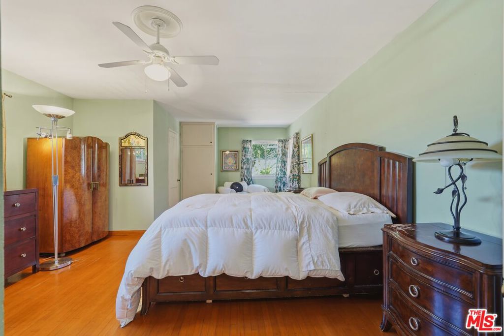 15719 Vose Street Property Photo 12