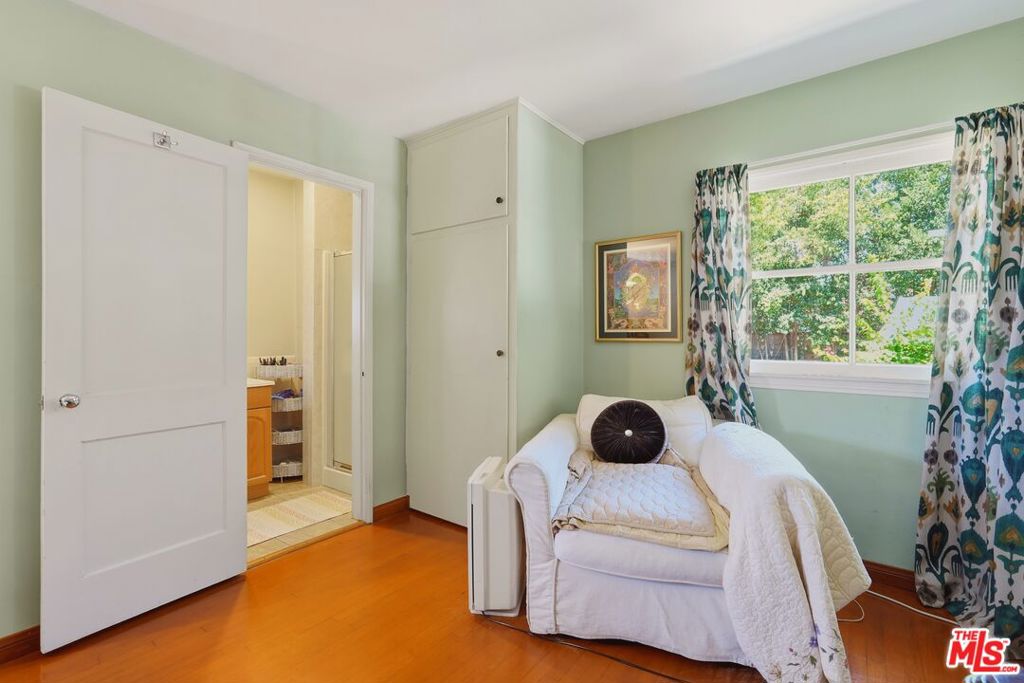 15719 Vose Street Property Photo 14