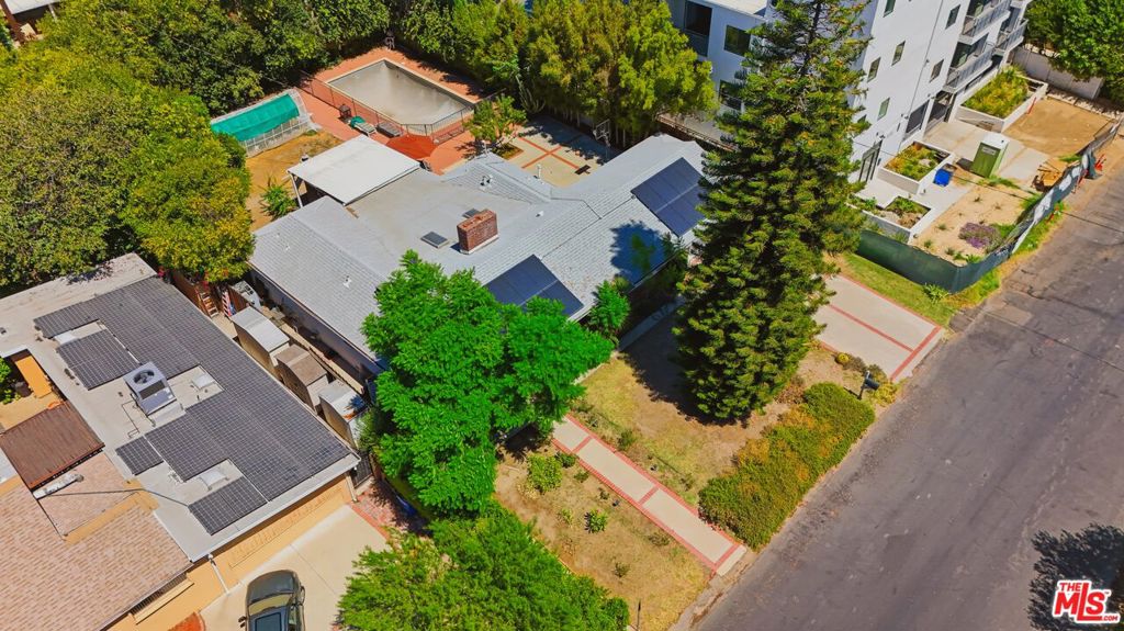 15719 Vose Street Property Photo 15