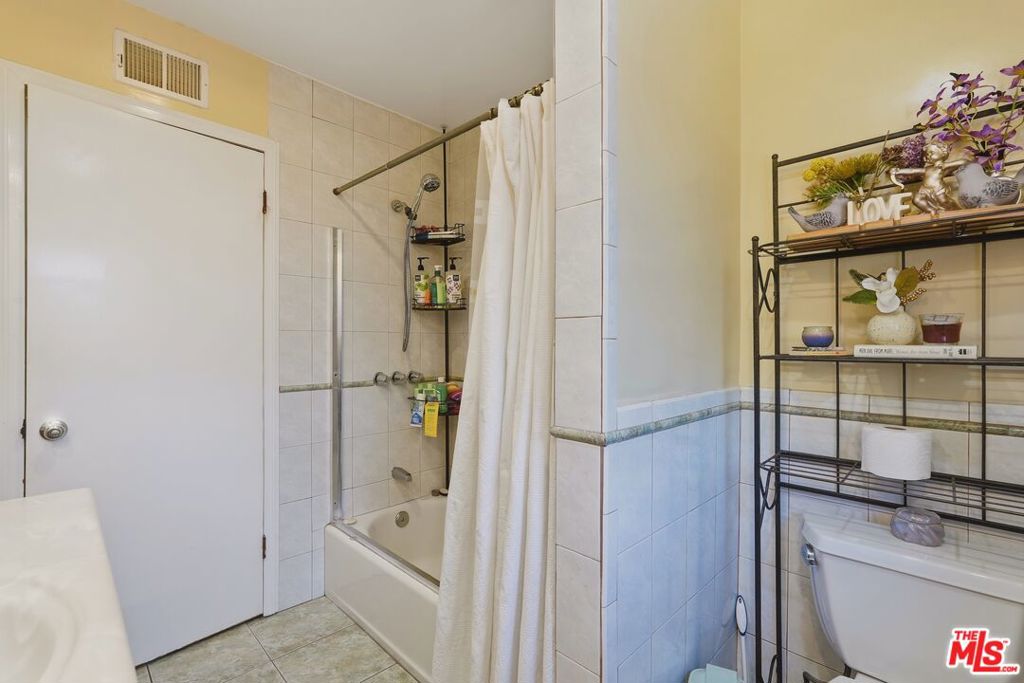 15719 Vose Street Property Photo 16