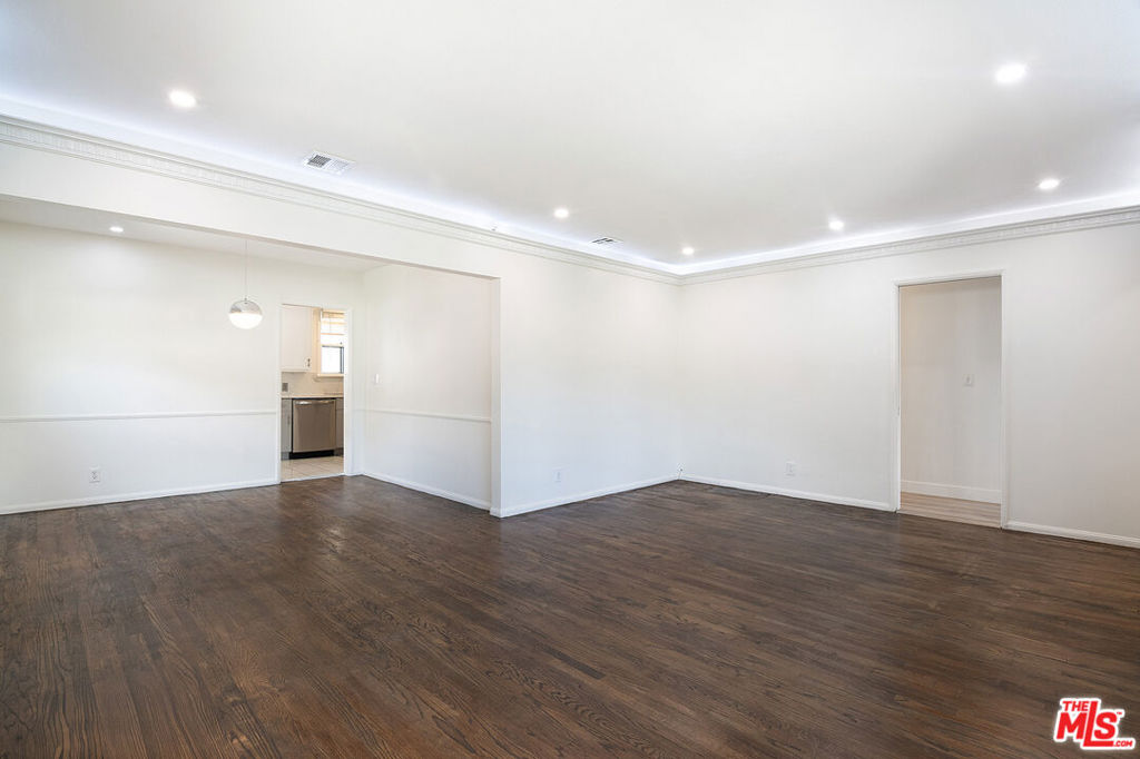 414 University Avenue Property Photo 14