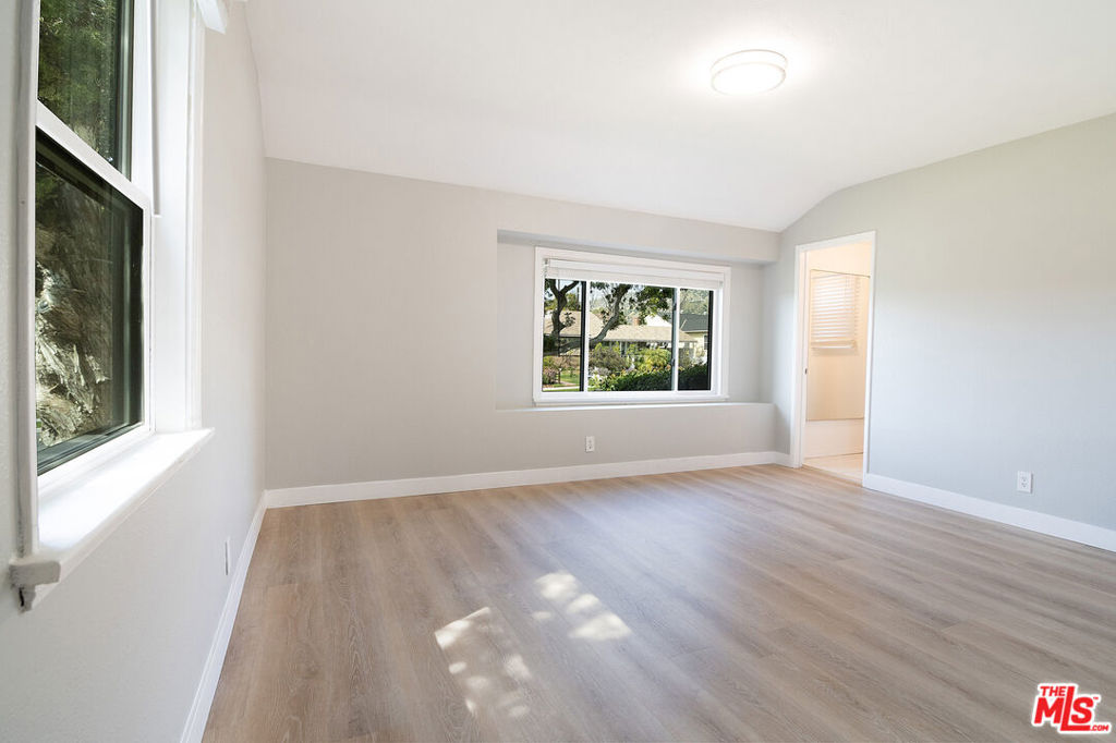 414 University Avenue Property Photo 32