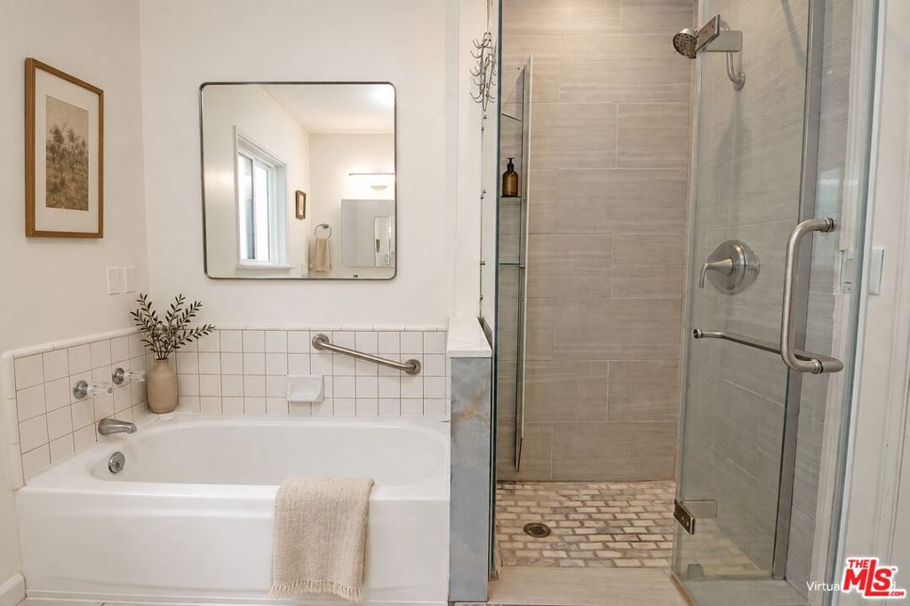 414 University Avenue Property Photo 39