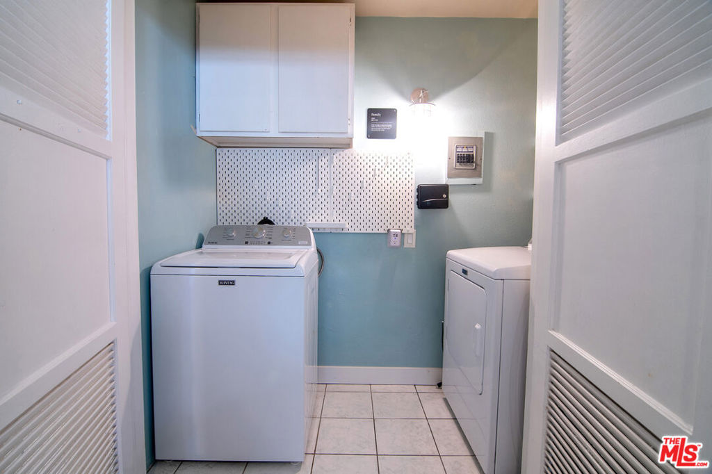 414 University Avenue Property Photo 45
