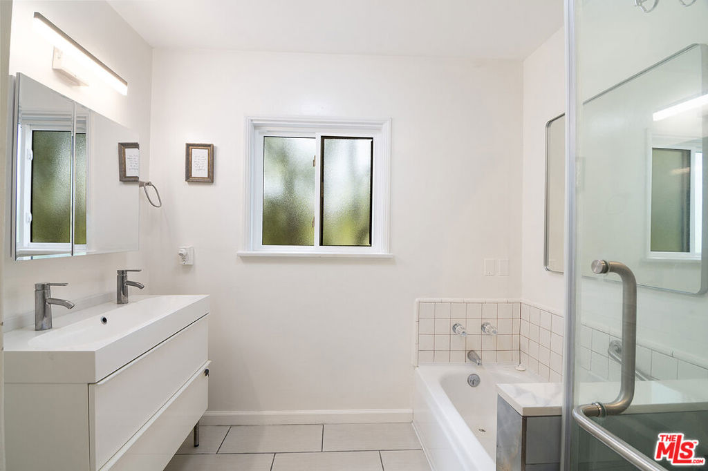 414 University Avenue Property Photo 47