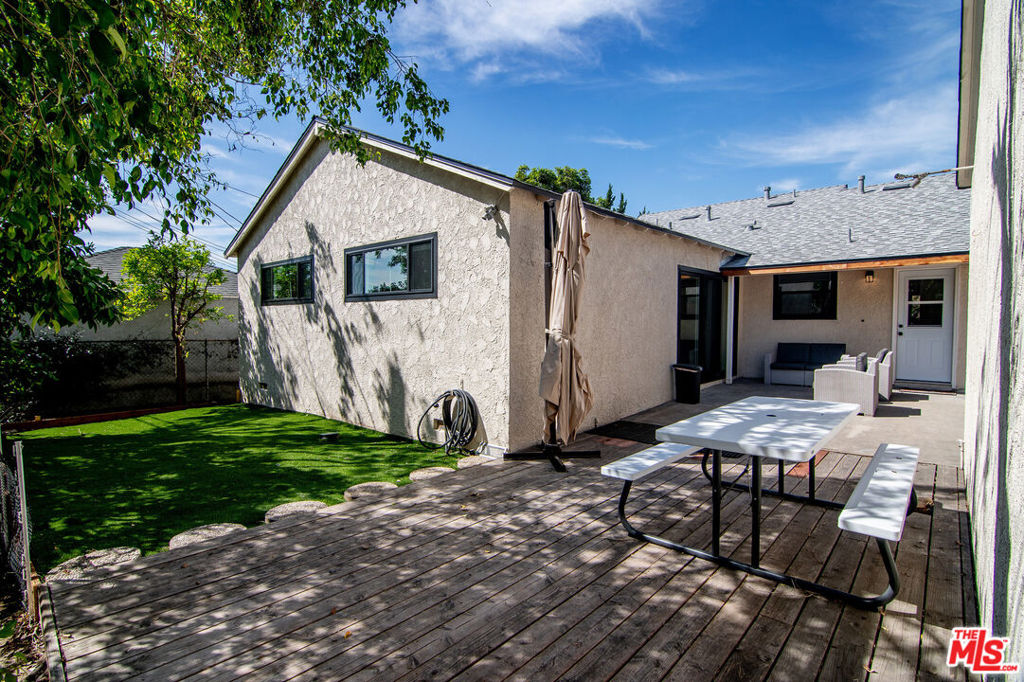 414 University Avenue Property Photo 53