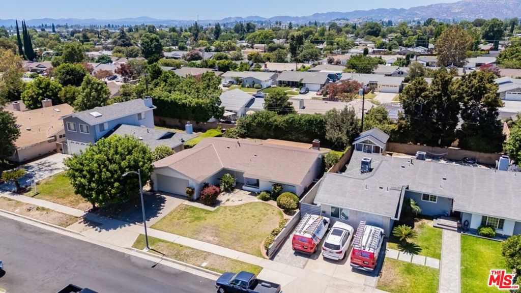 9811 Lubao Avenue Property Photo 2