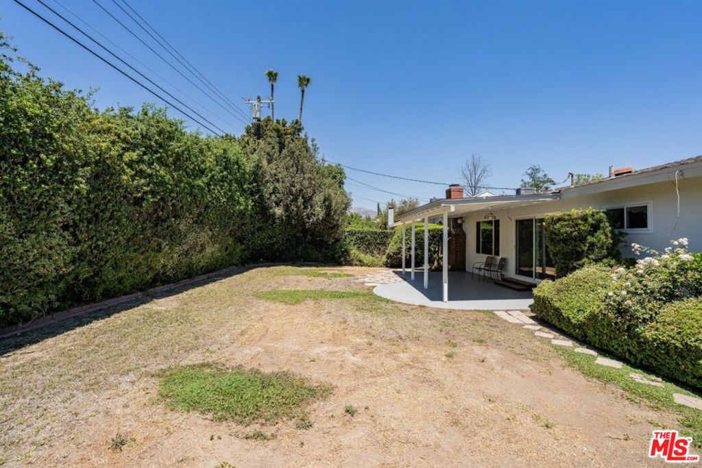 9811 Lubao Avenue Property Photo 24