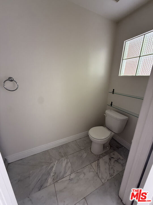 1238 S Holt Avenue 2 Property Photo 33