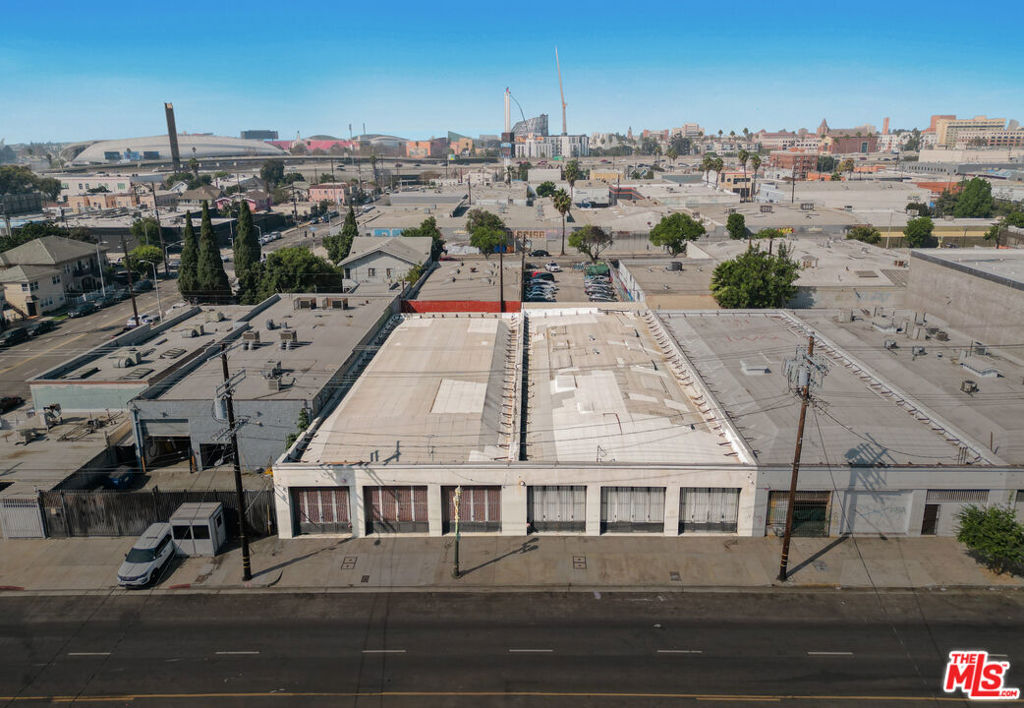 3841 Broadway Place Property Photo 2
