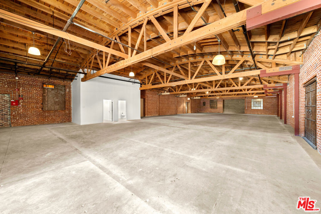 3841 Broadway Place Property Photo 10