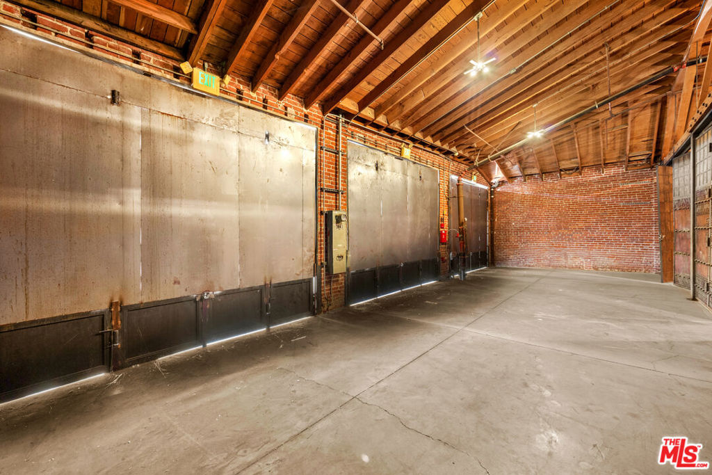 3841 Broadway Place Property Photo 14