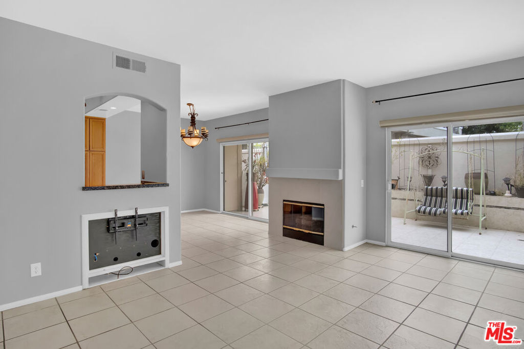 8 Sagunto Property Photo 3