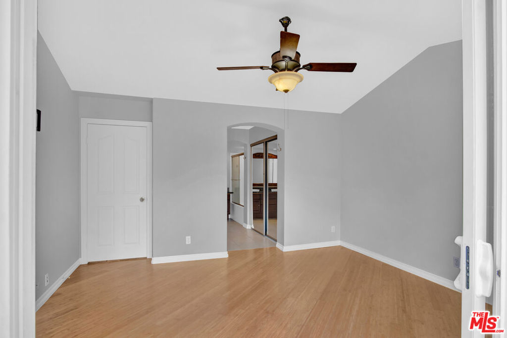 8 Sagunto Property Photo 11