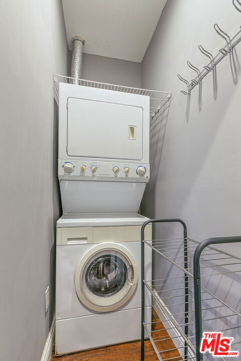 7223 Willoughby Avenue 212 Property Photo 10