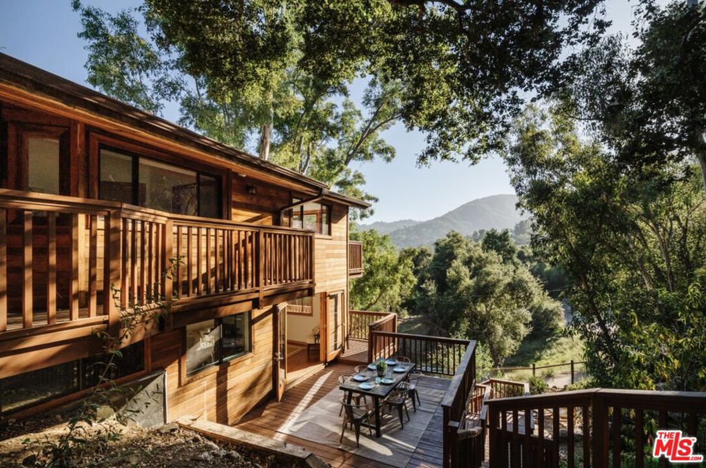 517 Canon View Trail Property Photo 2