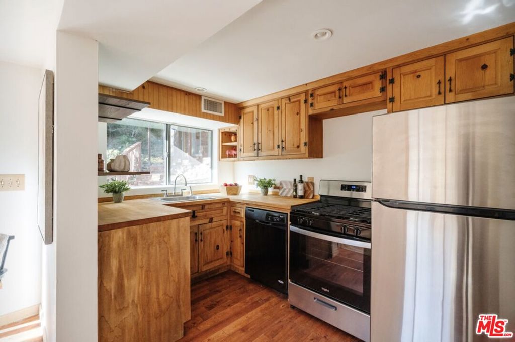 517 Canon View Trail Property Photo 8