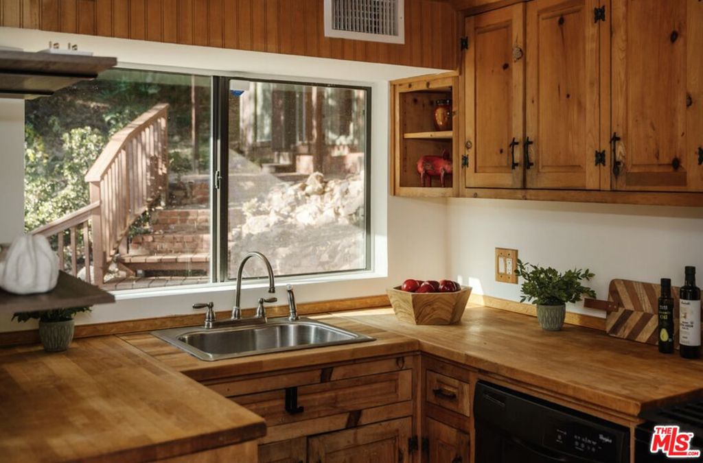 517 Canon View Trail Property Photo 9