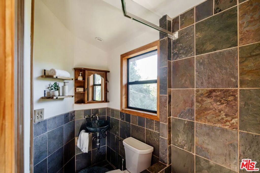 517 Canon View Trail Property Photo 16