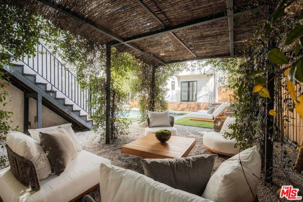 343 N Alfred Street Property Photo 25